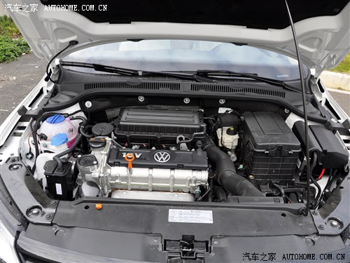 Volkswagen FAW-Volkswagen Sagitar 2012 1.6L Automatic Basic Model