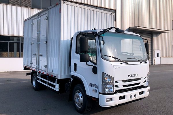 Isuzu with 5.2L engine 4 m 2 big yellow card exposure