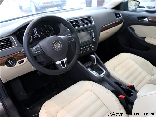 Volkswagen FAW-Volkswagen Sagitar 2012 1.8TSI Automatic Basic Model